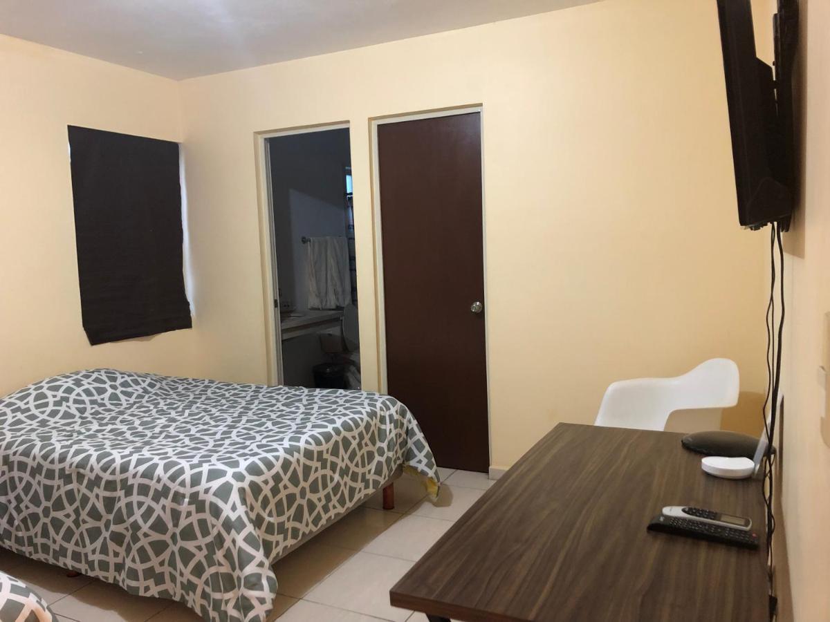 Consulado Suites Монтеррей Экстерьер фото