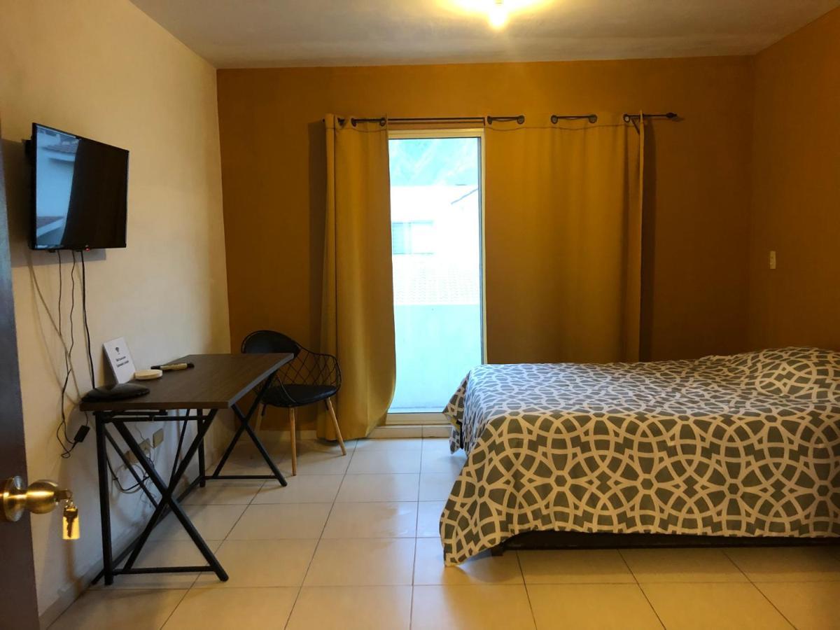 Consulado Suites Монтеррей Экстерьер фото
